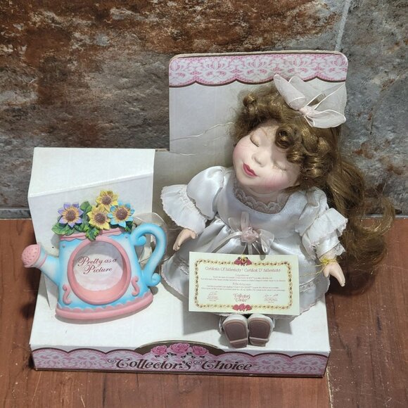 DanDee Collectors Choice Pretty As A Picture Doll & Photo Frame - Picture 12 of 12